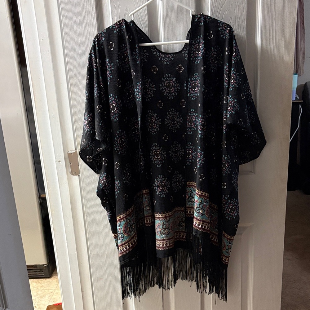 Source Unknown Black and Multicolor Fringe Kimono